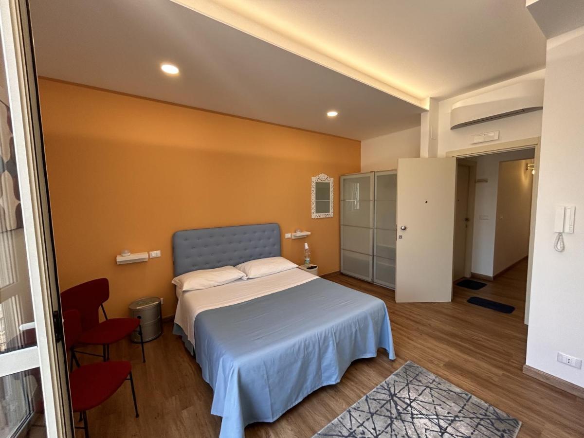 La Casa Di Matilde Hotel บาร์เชลโลนา-ปอซโซ ดี กอตโต ภายนอก รูปภาพ